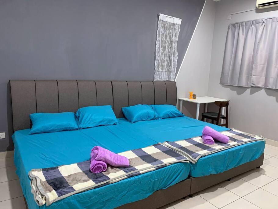 Ssrhomestay/s2/corner Lot/15pax Seremban