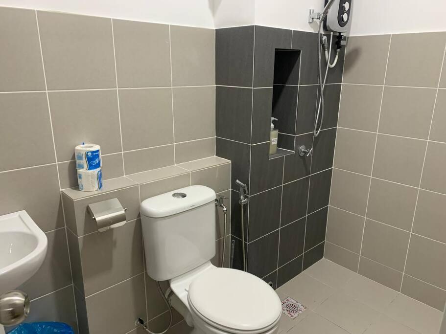 Ssrhomestay/s2/corner Lot/15pax Seremban